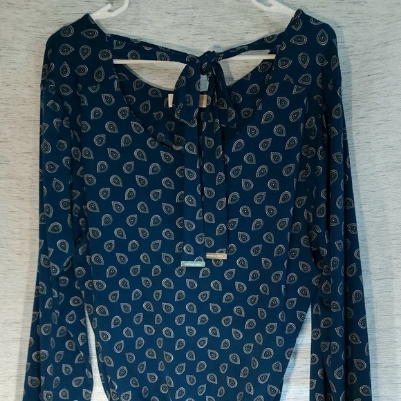 Michael Kors Blouse Tie in back Long Sleeves XL  Blue Pattern soft - Picture 8 of 11